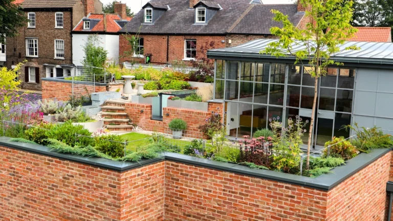 How to Manage Rooftop Garden Weight: A Structural Engineering