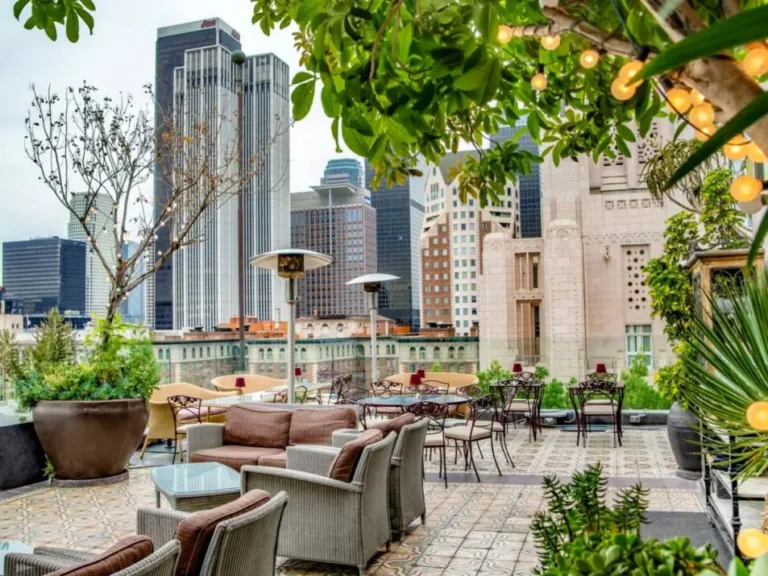 Luxury Rooftop Lounge USA: The Definitive Editorial Guide